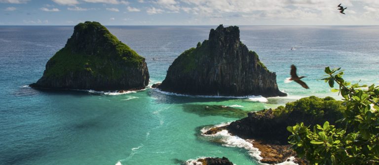 topo fernando de noronha morro dois irmãos credito thinkstock 185955410