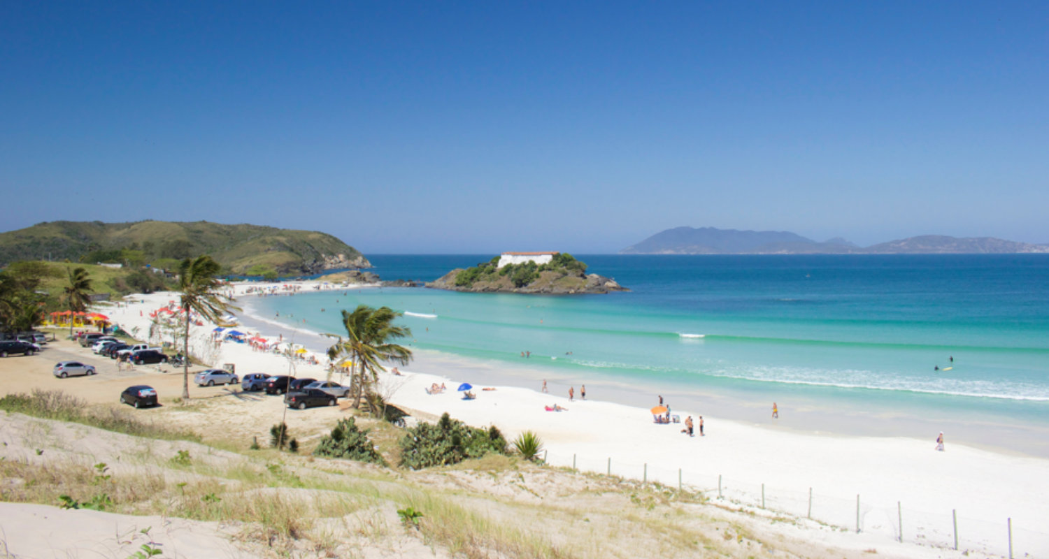 8 melhores praias da Região dos Lagos no Rio de Janeiro Saiba tudo