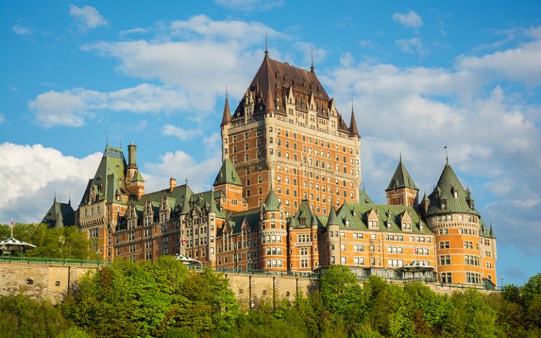 3 Motivos Para Conhecer O Canad Confira Saiba Tudo Sobre Viagens   Canada Quebec Chateu Frontenac 477710480 768x480 