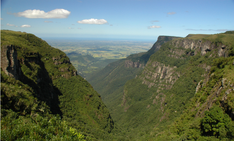 Serra Gaúcha - Para fugir do agito e do calor, conhecer a Serra Gaúcha durante o Carnaval é uma ótima opção para descobrir um novo pedacinho do Brasil com a família e provar os excelentes vinhos da região.