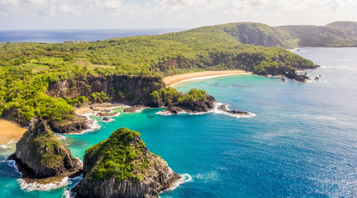 5 lugares que você precisa conhecer em Fernando de Noronha!